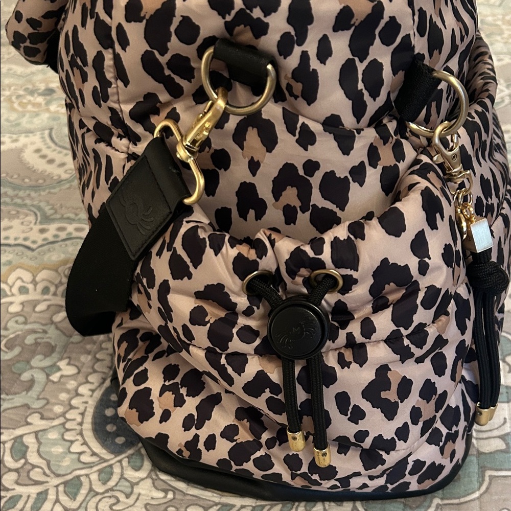 Itzy Ritzy Leopard Pattern Weekender Bag - Picture 6 of 12